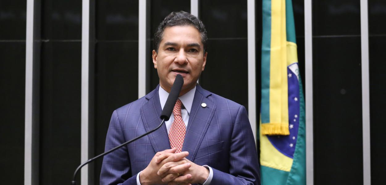 Marcos Pereira reage à PEC do fim da jornada 6×1 e critica “lazer demais”