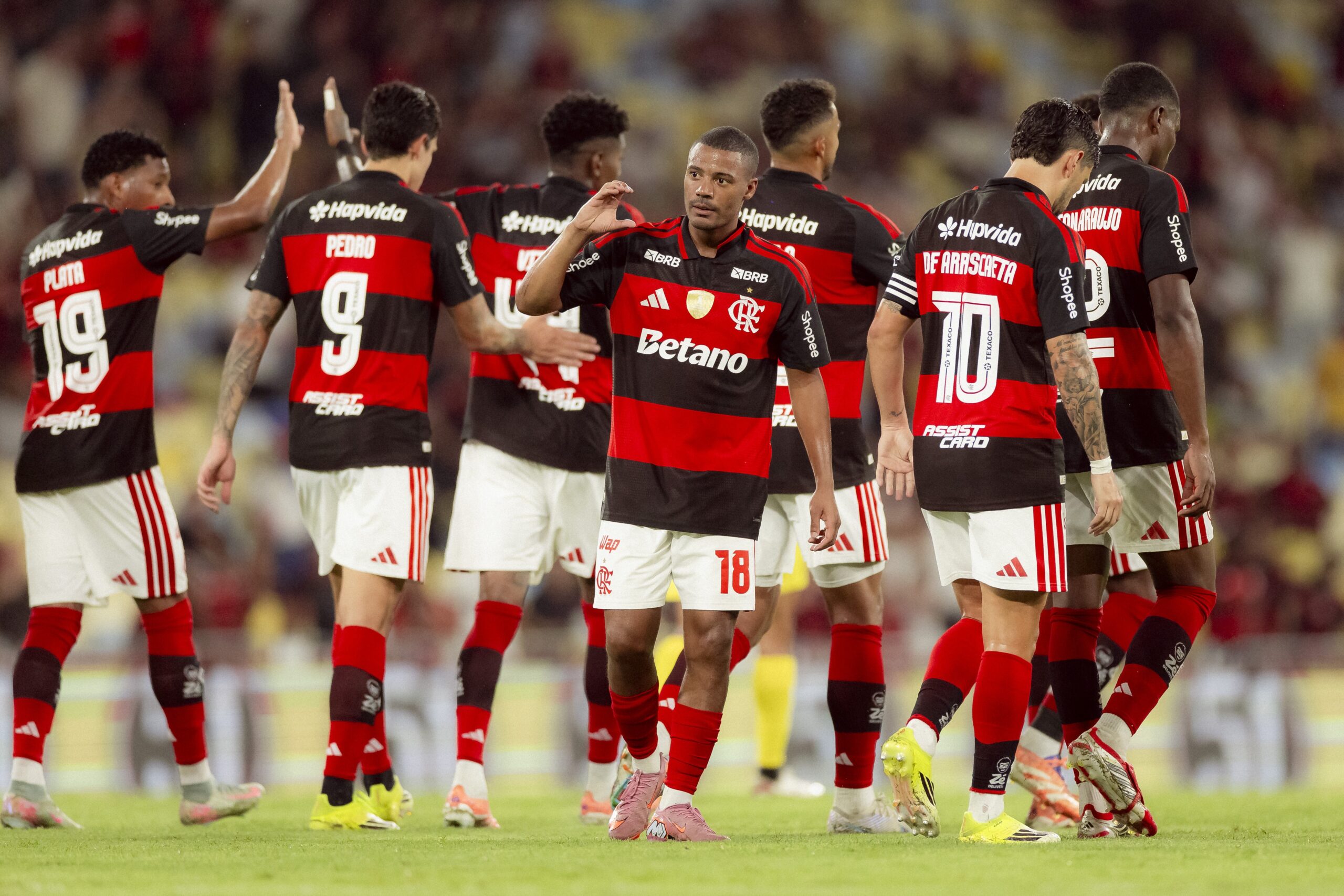 Reunião fechada expõe tensão e busca de reação no Flamengo