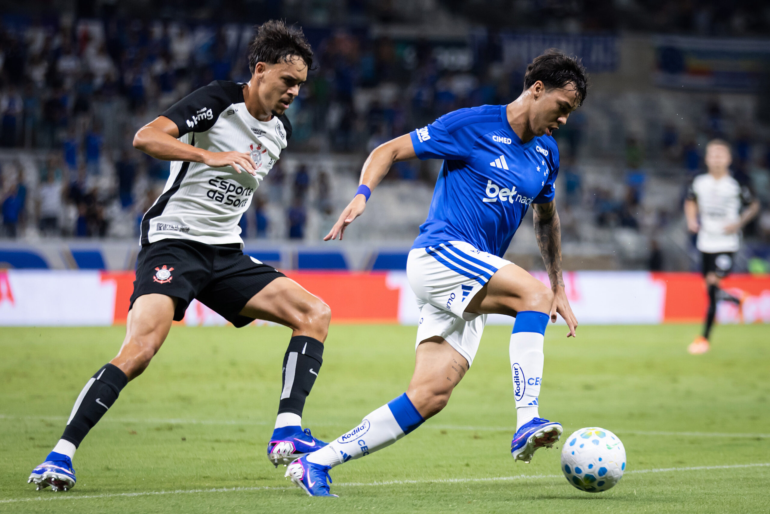 Corinthians reage com time alternativo e arranca empate com o Cruzeiro