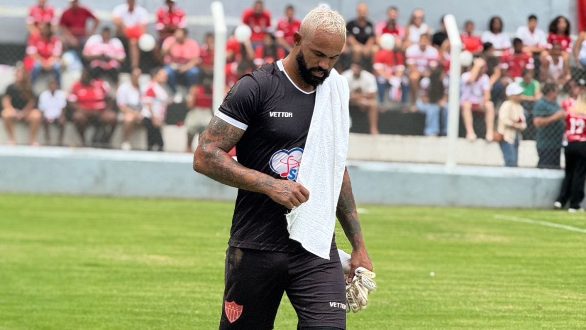 Goleiro Bruno é regularizado na CBF e deve estrear pelo Vasco-AC
