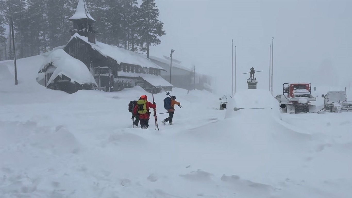 Avalanche em Castle Peak mata 8 e deixa 1 desaparecido na Califórnia