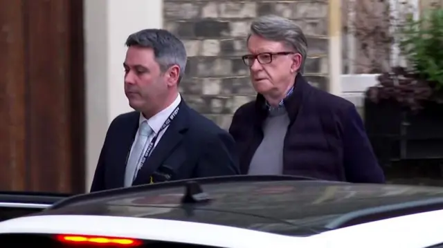 Ex-embaixador Peter Mandelson é preso em Londres por caso Epstein