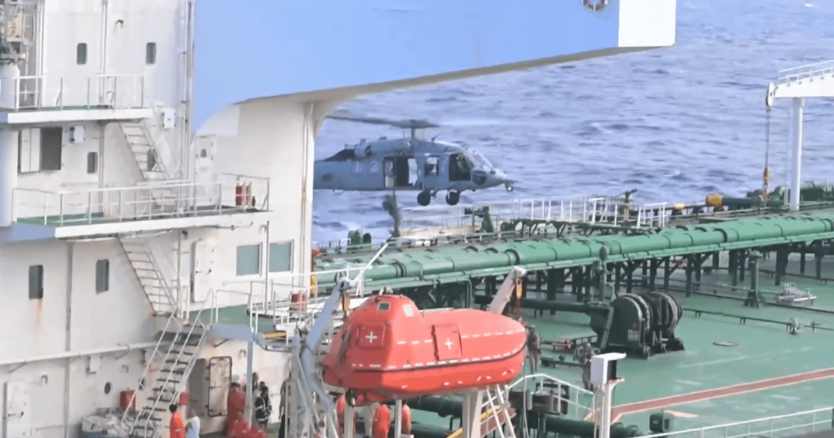 EUA caçam e abordam petroleiro Aquila II em disputa por petróleo venezuelano