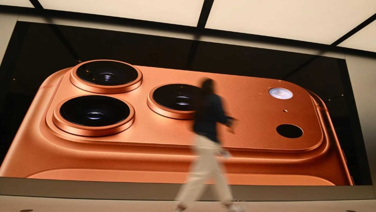 Apple prepara iOS 26.3 com foco em segurança e pressão da UE