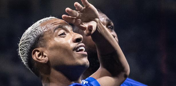 Cruzeiro x América-MG decide futuro no Mineiro neste domingo