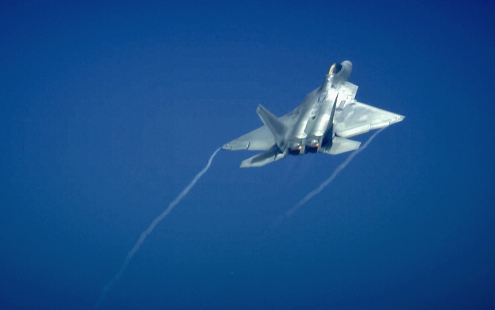 EUA enviam caças F-22 a Israel em recado ao Irã