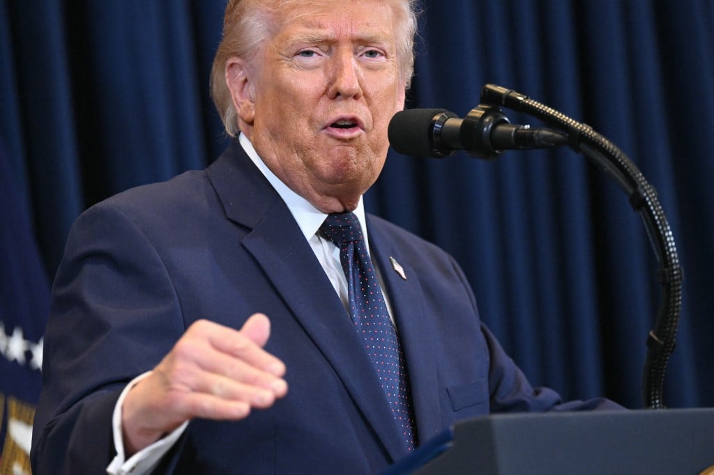 Trump prevê guerra curta com Irã, mas Teerã diz controlar desfecho