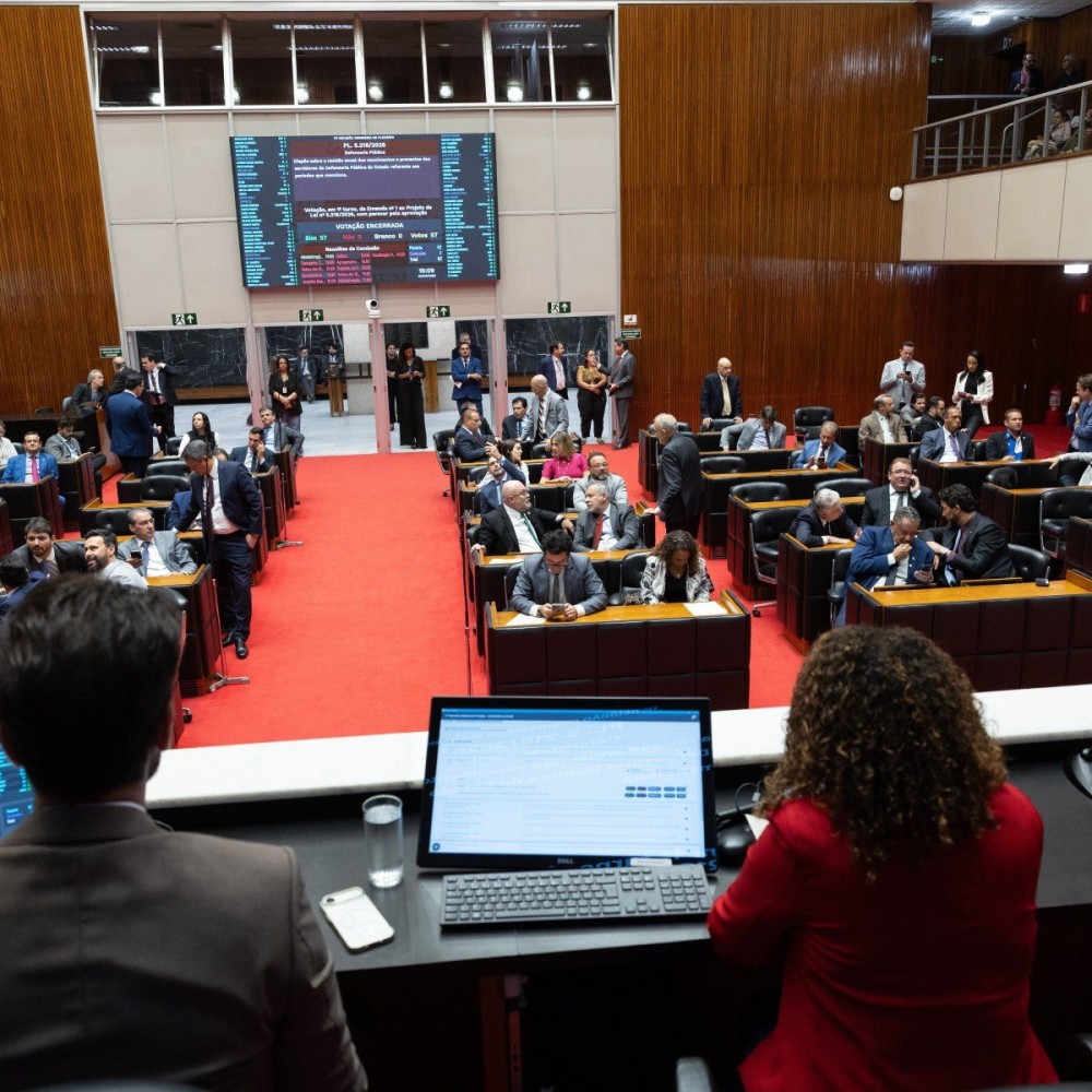 ALMG aprova reajuste de 5,4% para servidores e amplia benefícios