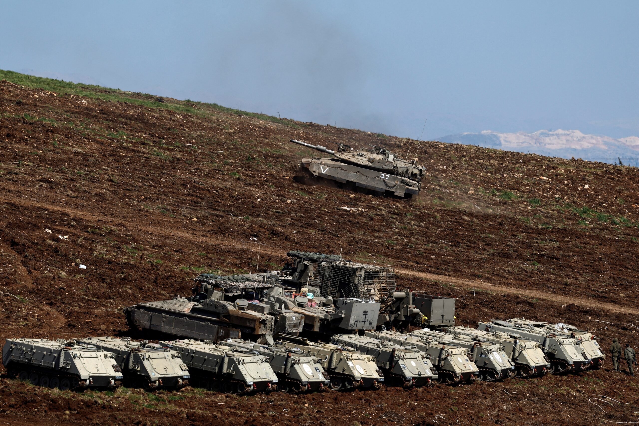 Israel ameaça ocupar sul do Líbano e ampliar ofensiva contra Hezbollah