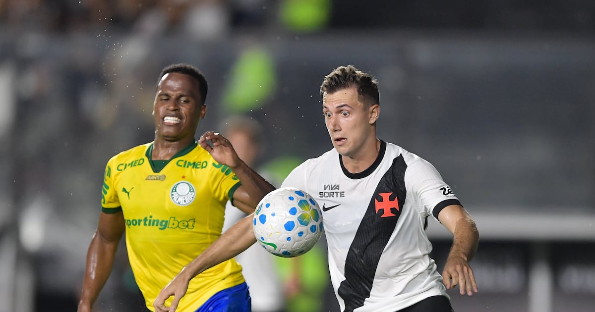 Vasco vira sobre o Palmeiras e estreia Renato Gaúcho com alívio