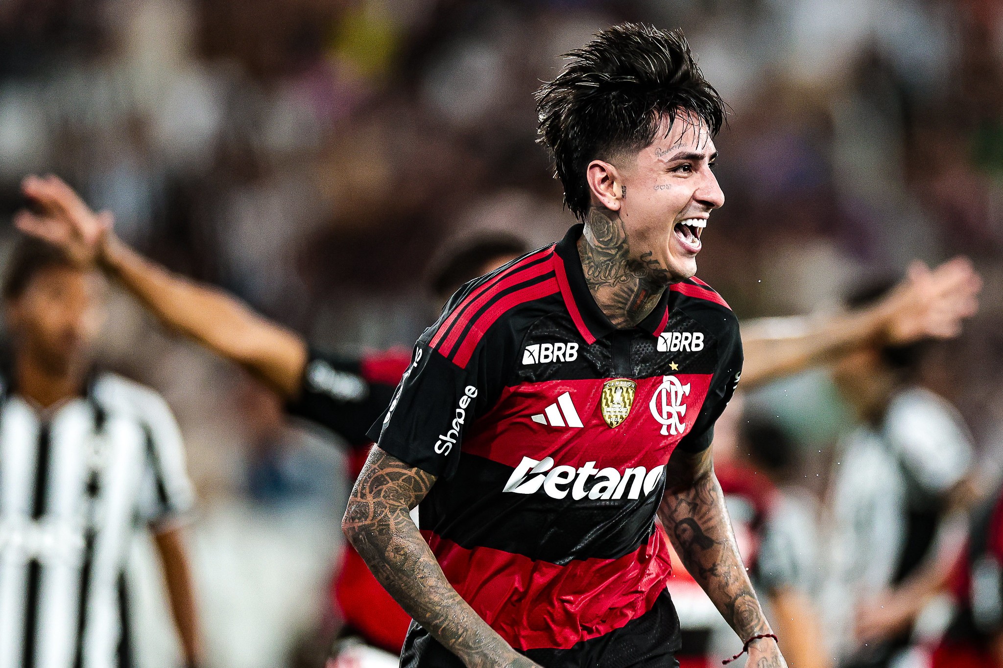 Pulgar vira alvo no exterior após redução de multa no Flamengo
