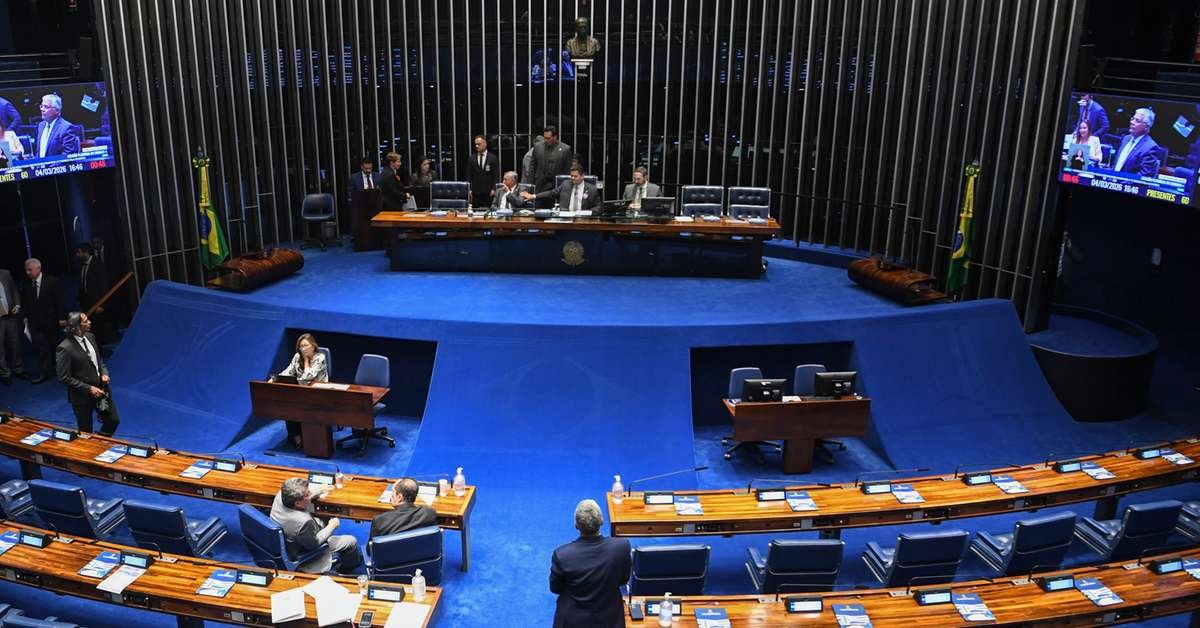 Senado aprova ampliação gradual da licença-paternidade