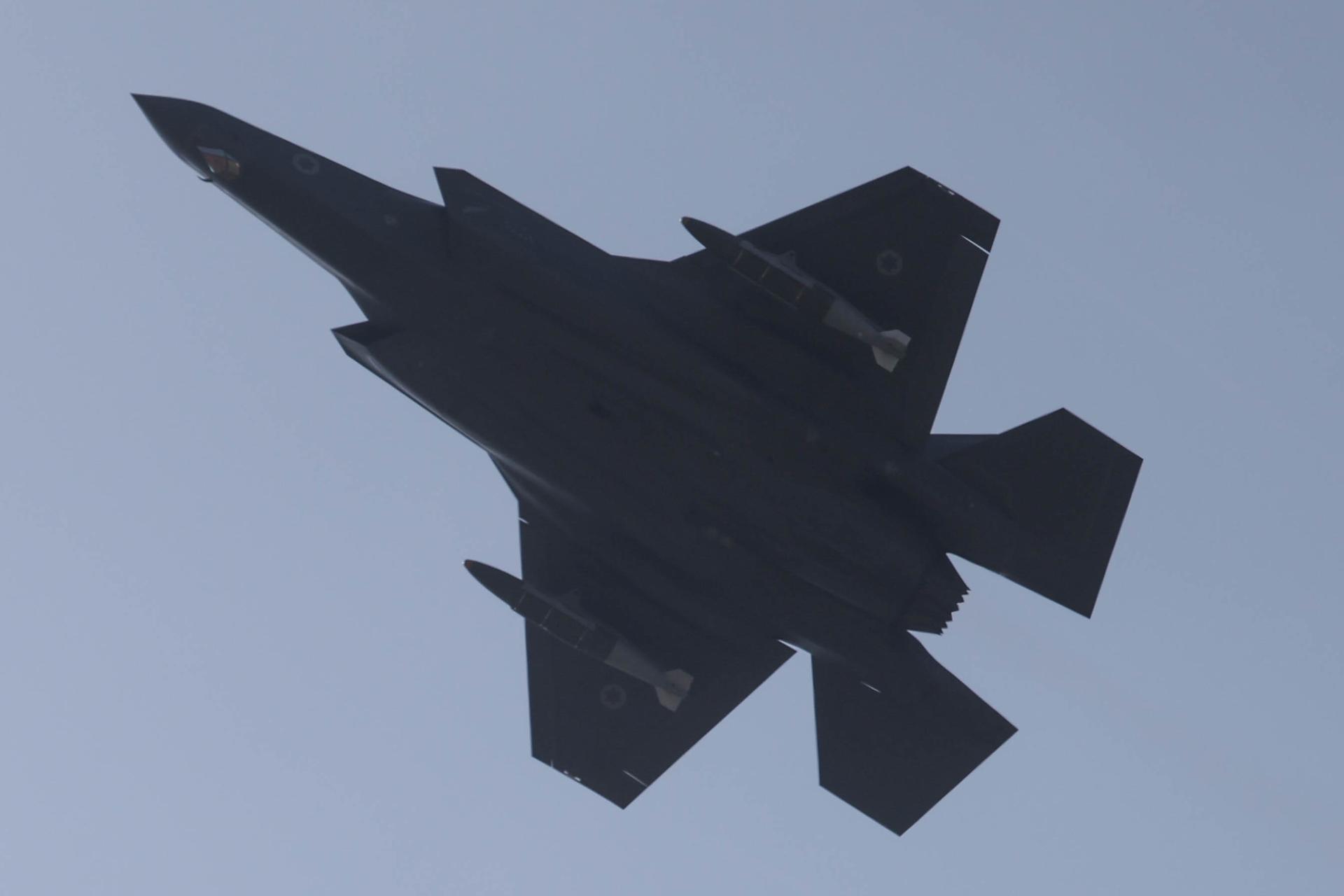 Força aérea do Irã mantém jatos dos anos 1960 em plena atividade