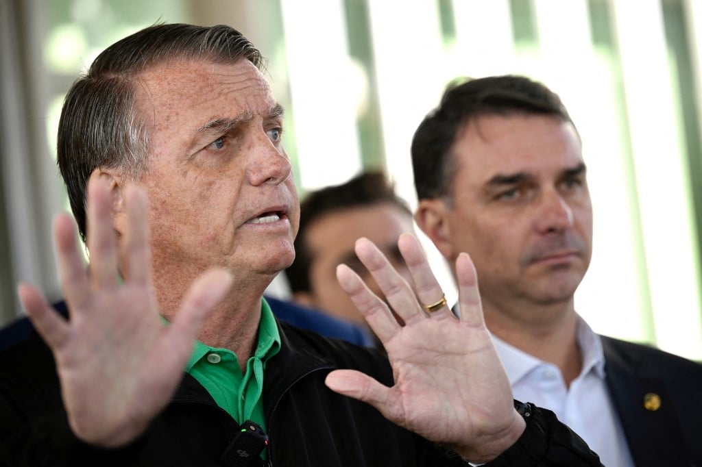 Domiciliar de Bolsonaro isola aliados e embaralha xadrez de 2026