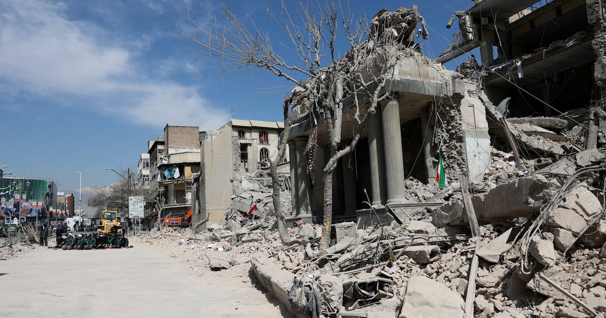 Trump prepara narrativa de vitória para saída da guerra com o Irã