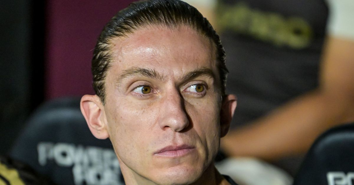 Filipe Luís planeja retorno aos bancos após demissão no Flamengo