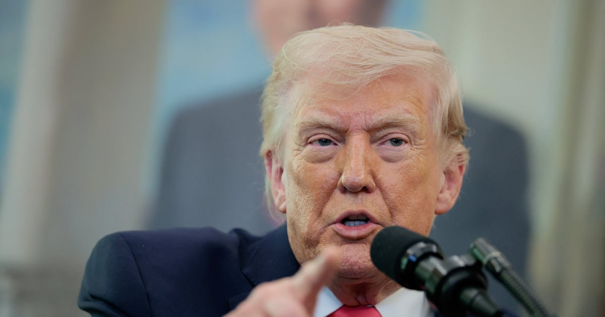 Trump pressiona Irã a aceitar proposta dos EUA para fim da guerra