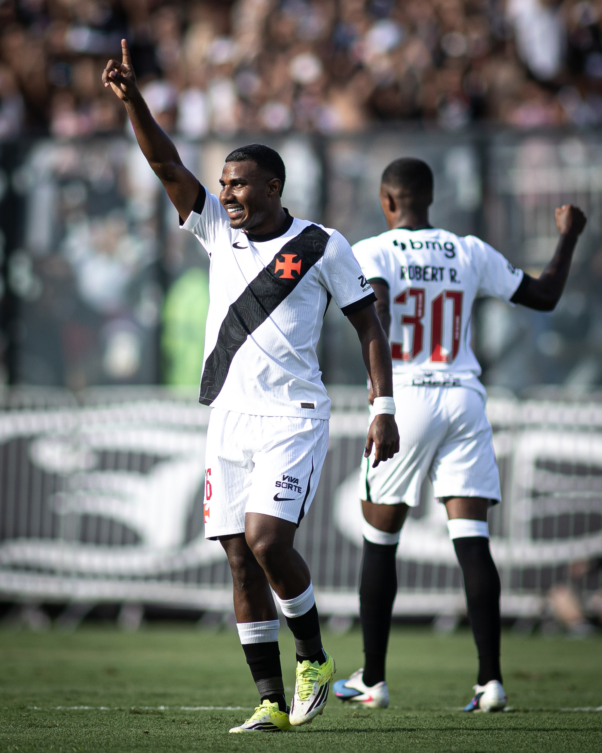 Bayer Leverkusen e Dortmund sondam situação de Cuiabano no Vasco