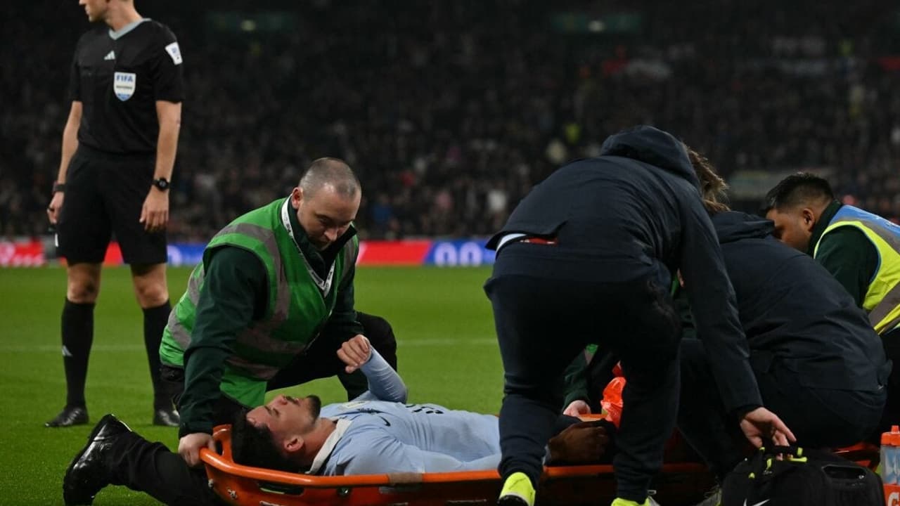 Piquerez sofre entorse no tornozelo e preocupa Palmeiras e Uruguai