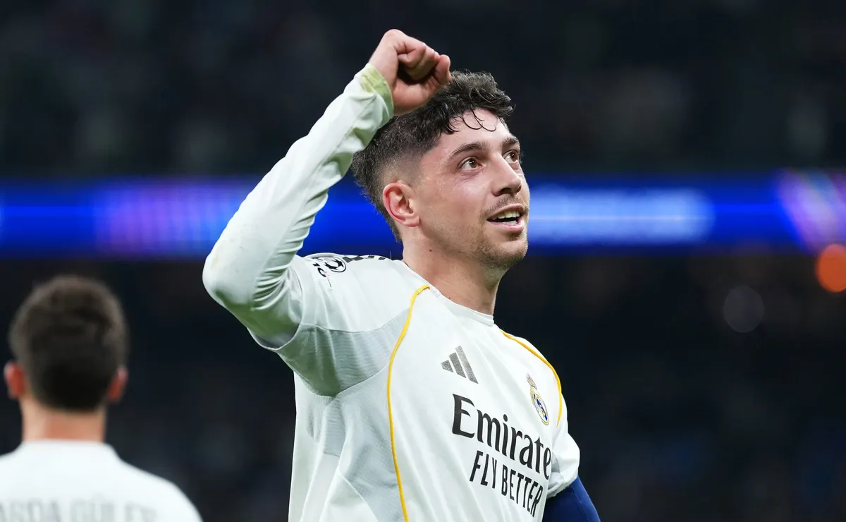 Valverde faz hat-trick, Real Madrid atropela City e abre 3 a 0 na Champions