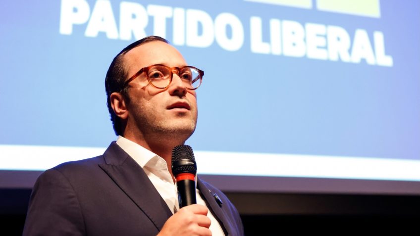 Filipe Barros assume comando do PL-PR após saída de Giacobo