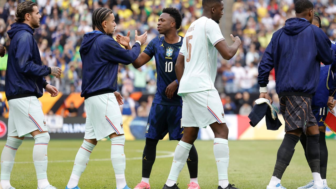 Tiago Leifert critica postura de Vini Jr após derrota do Brasil na França