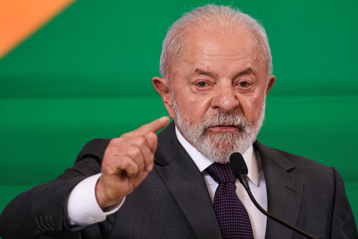Lula revoga visto de assessor de Trump e fecha fronteira ao aliado