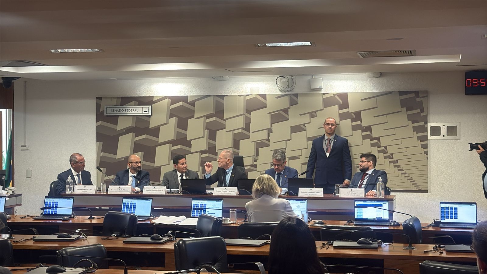 CPI do Crime Organizado quebra sigilo de dois investigados