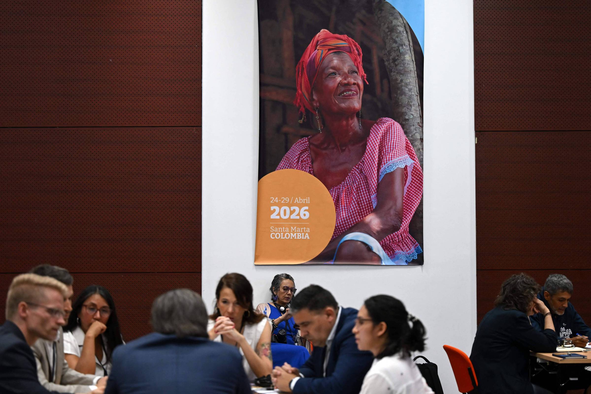 USP lidera painel global para acelerar transição energética até 2035