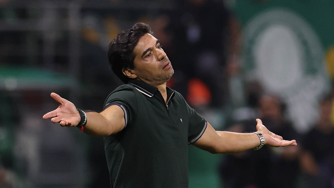 Conmebol adverte Abel Ferreira por críticas ao VAR na Libertadores