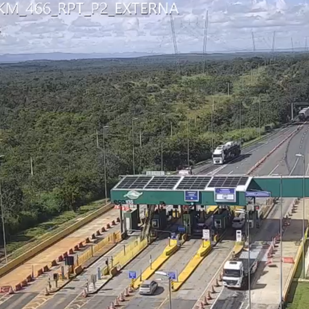 Motorista drogado é preso após invadir pedágio com caminhão em MG