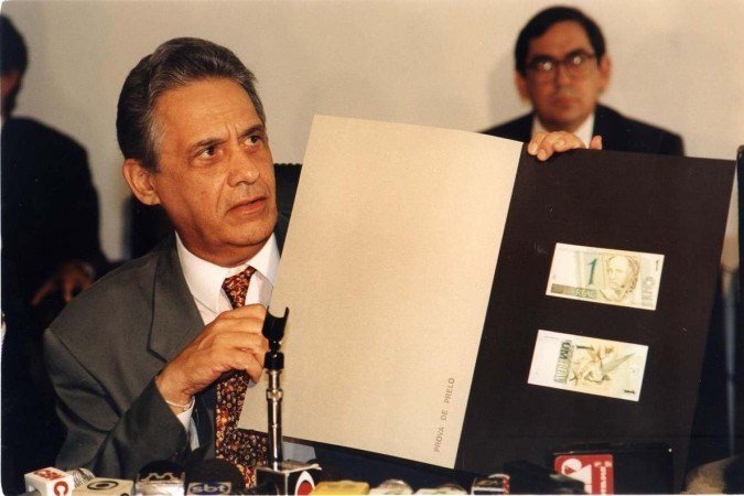 TJSP decreta interdição de FHC por avançado Alzheimer