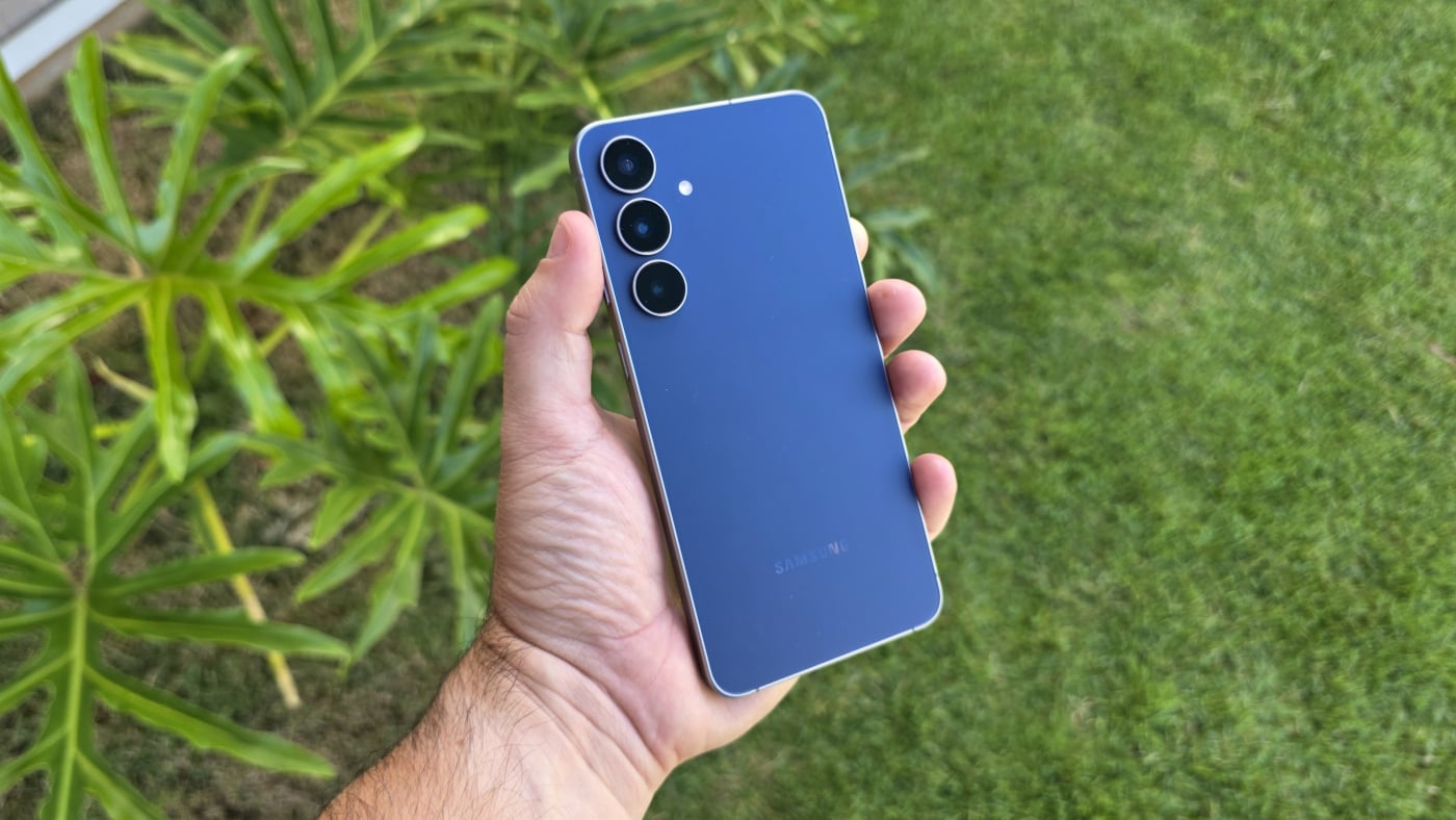 Cupom derruba preço do Galaxy S25 FE à metade no Mercado Livre