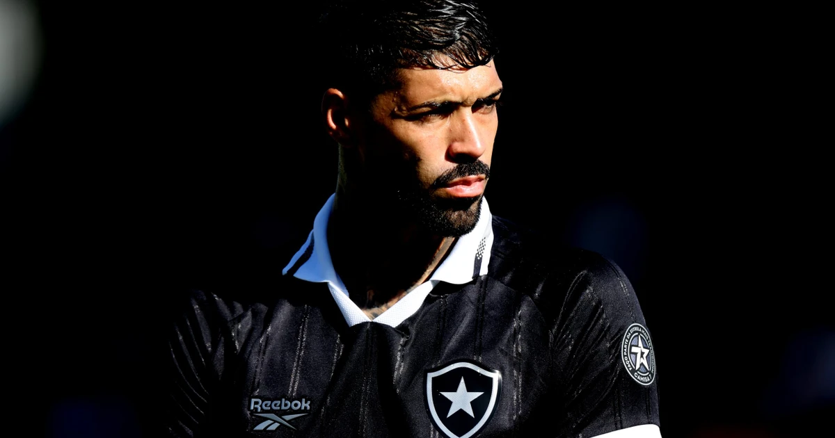 Barboza entra na mira de gigantes e põe Botafogo em xeque