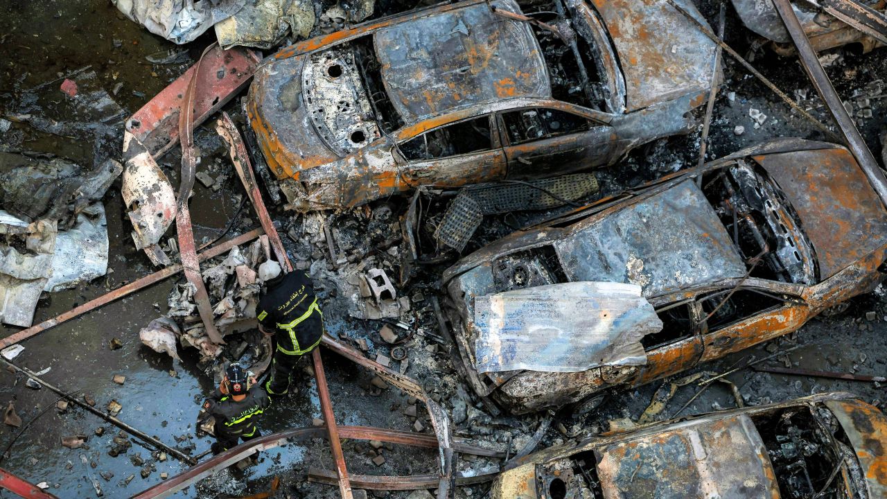 Ataques israelenses matam mais de 300 e agravam crise no Líbano