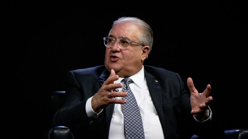 Augusto Coutinho critica PT após retirada de PL dos aplicativos