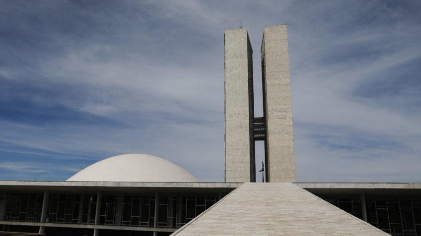 Congresso põe em xeque veto de Lula a projeto que reduz penas do STF