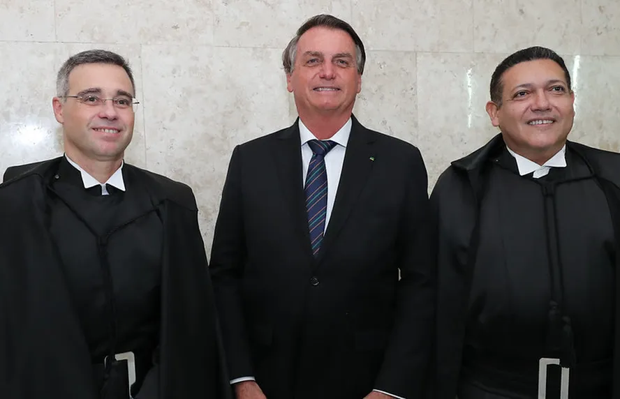 Indicados por Bolsonaro assumem comando do TSE até eleição de 2028