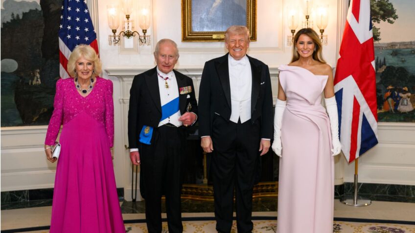 Gesto de Melania ao evitar mão de Trump vira foco em visita ao Reino Unido