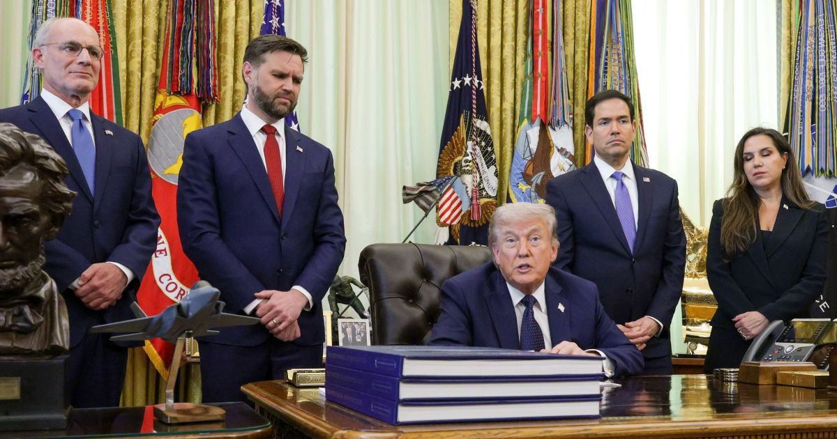 Trump negocia extensão de cessar-fogo entre Israel e Líbano em meio a novos ataques