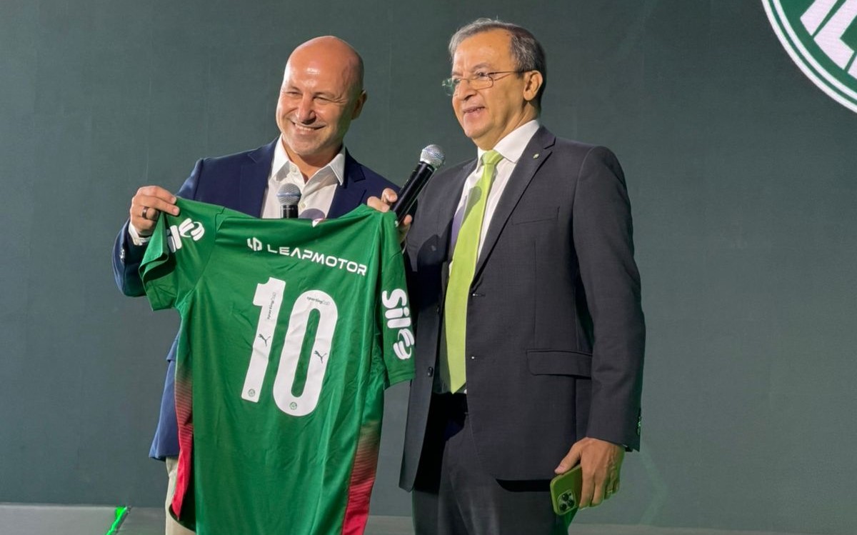 Palmeiras fecha dois novos patrocínios e supera R$ 300 milhões