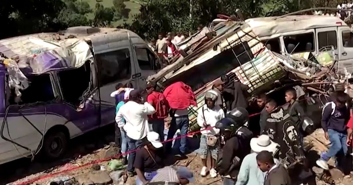 Ataque com explosivos em área urbana na Colômbia deixa mortos e 17 feridos