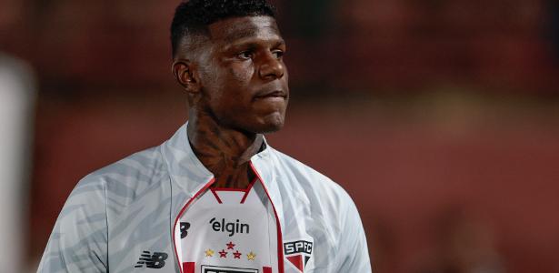 Arboleda some, vai a jogo no Equador e abre crise no São Paulo