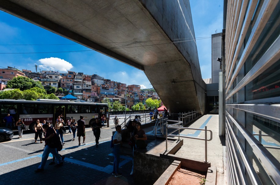 Roubos de iPhone migram do centro para Capão Redondo e bairros vizinhos