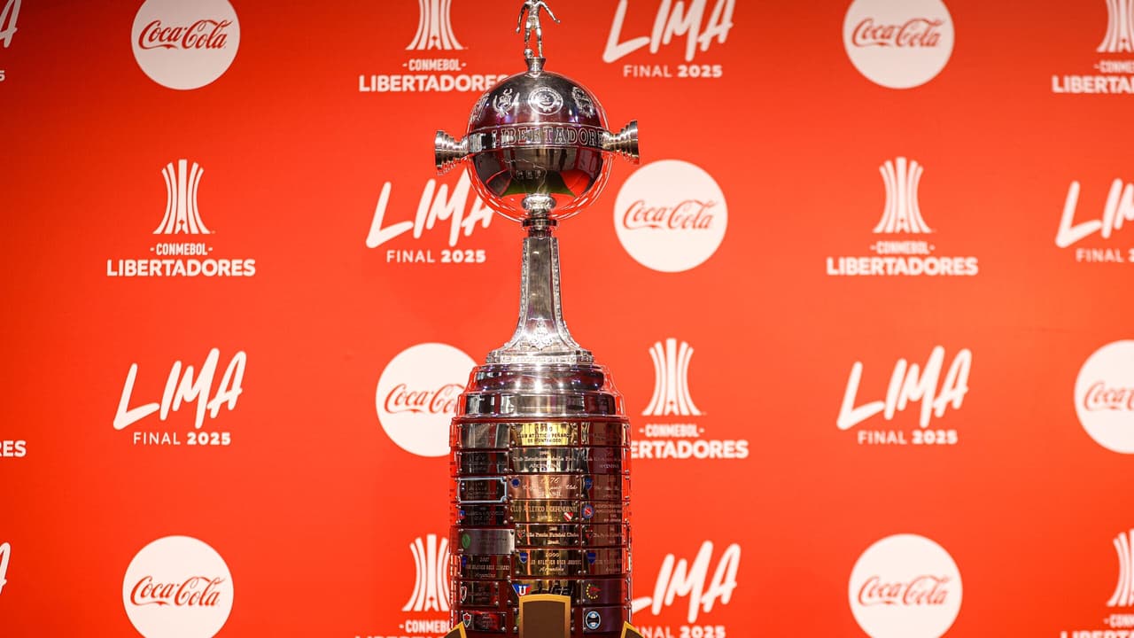 Tarólogo aponta Palmeiras como favorito à Libertadores 2026