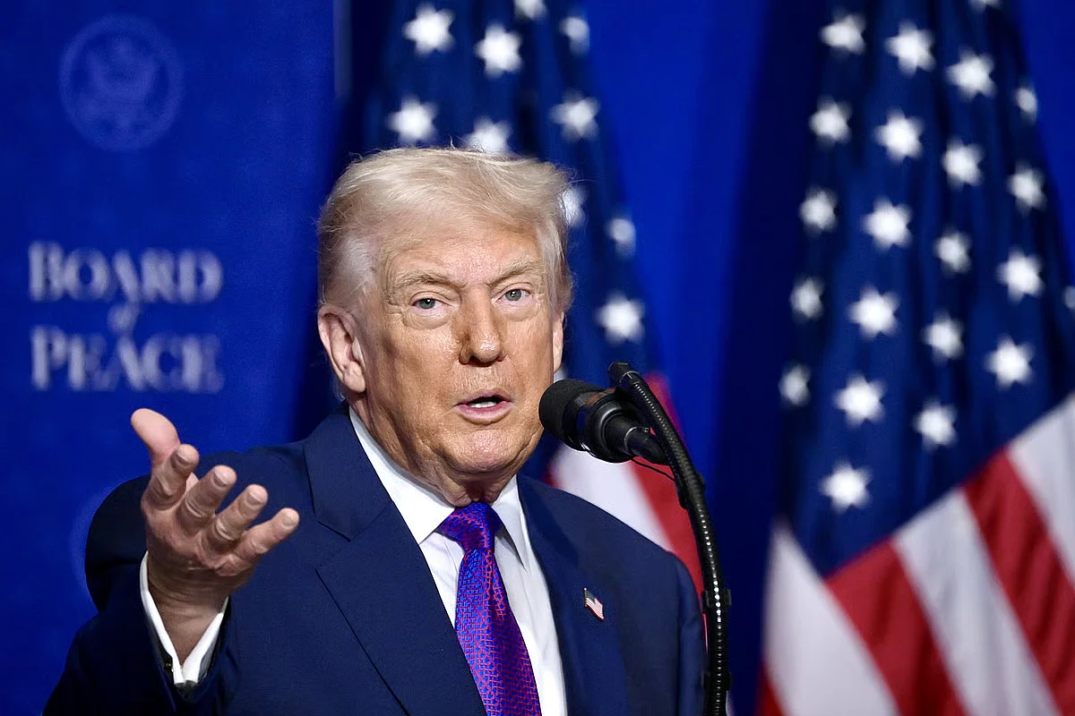 Trump avalia proposta iraniana para reabrir Estreito de Ormuz