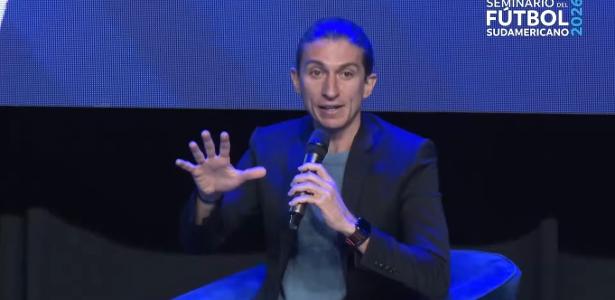 Filipe Luís relata início traumático como técnico e defende apoio a treinadores