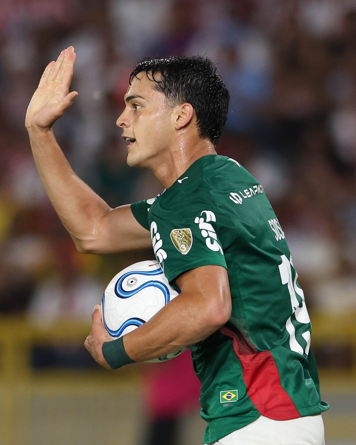 Sosa evita derrota do Palmeiras e expõe estreia decepcionante de Mauricio