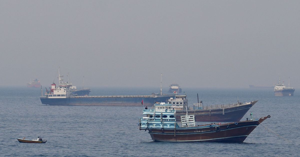 Superpetroleiro cubano rompe bloqueio dos EUA no Estreito de Ormuz