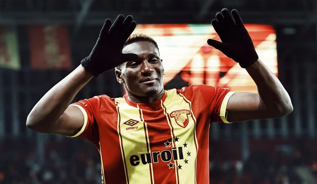 Botafogo mira Helitão para substituir Barboza negociado com Palmeiras